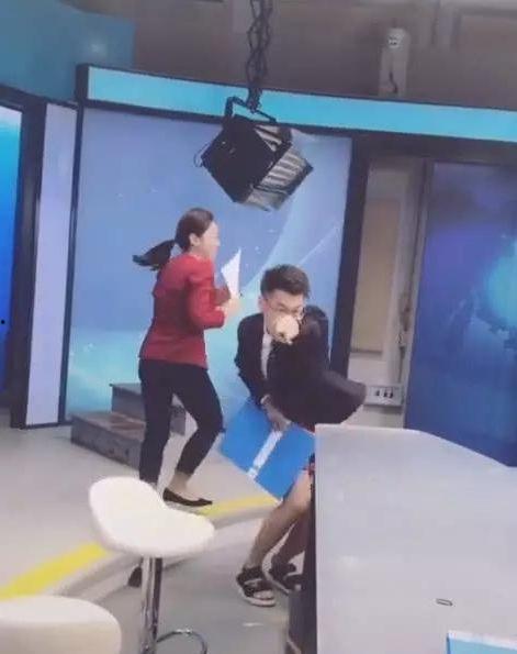 民间最新爆料新闻直播